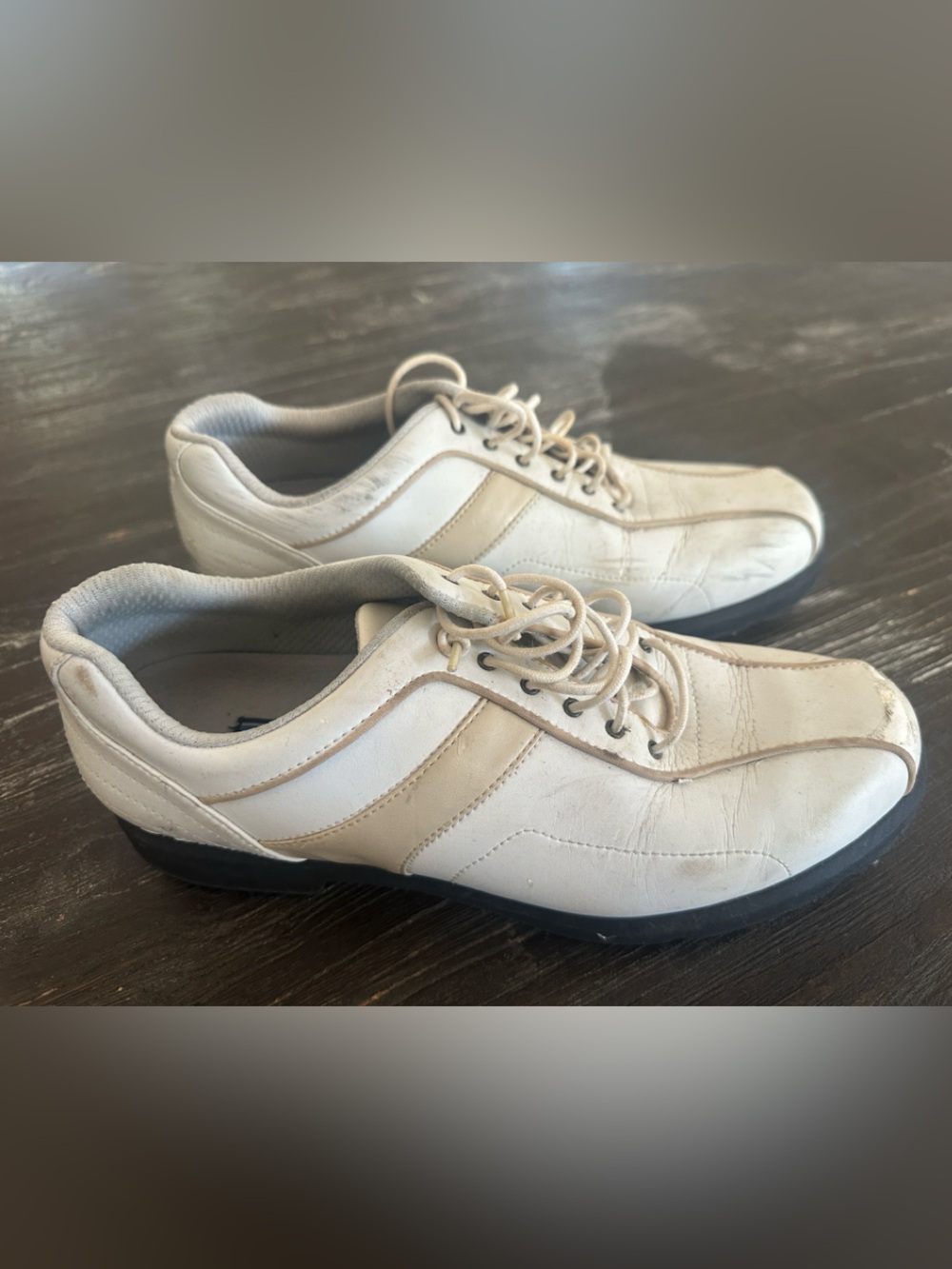 Callaway Women's leather Golf shoes in Cream and White, size 9